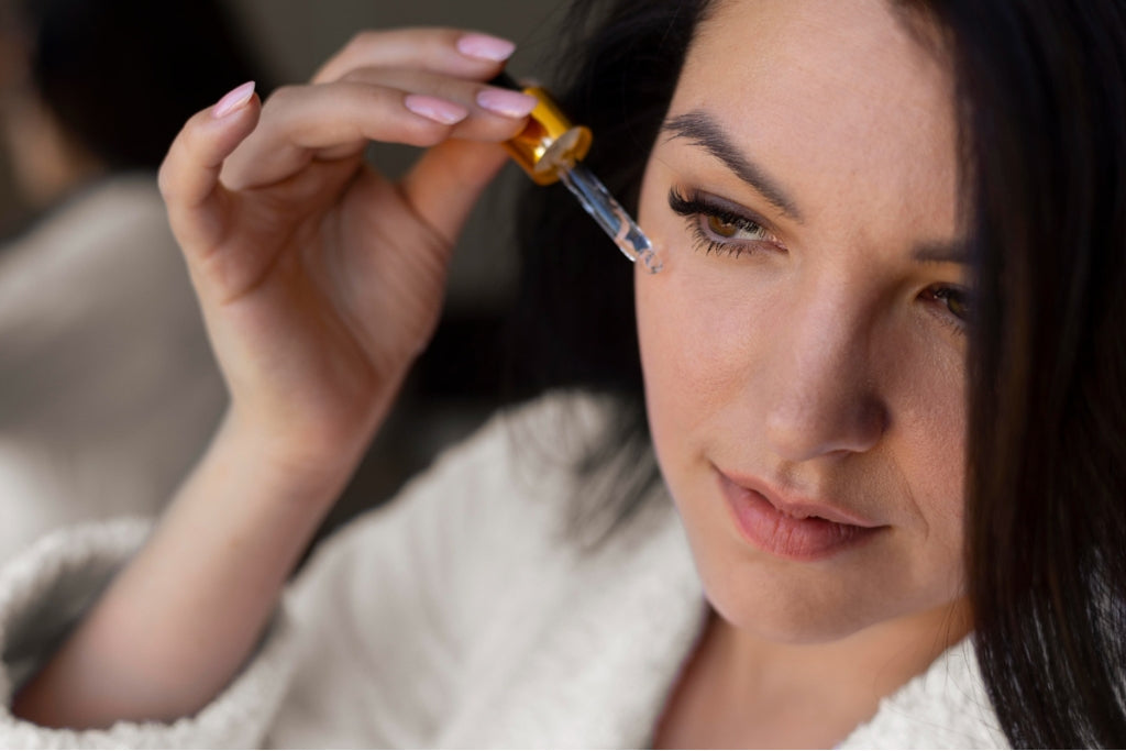 5 Signs Your Skin Needs an Anti-Aging Face Oil